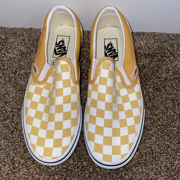 Vans Shoes - Women’s checkered Vans
